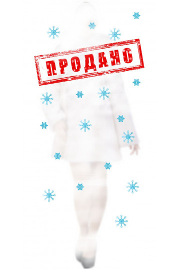 Короткая мутоновая шуба с норковым капюшоном цвета чайная роза